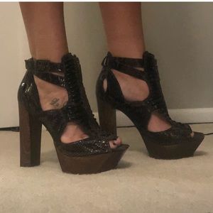 Jessica Simpson “Dany” Snakeskin Platform